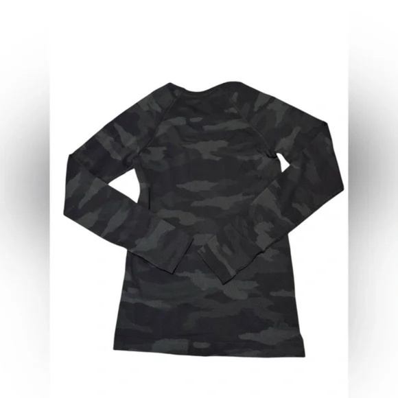 NEW ATHLETA SPEEDLIGHT CAMO BLACK & GRAY TOP IN XS - Picture 3 of 8